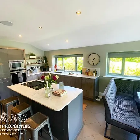 Millstream Barn By Prestige properties sa *