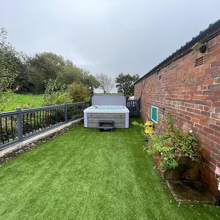 Tatil Evi Millstream Barn By Prestige properties sa Millom