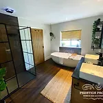 Ferienhaus Millstream Barn By Prestige properties sa *